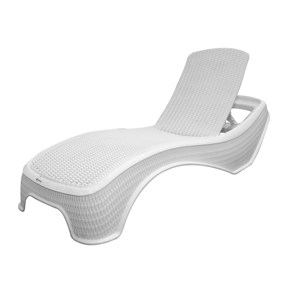 Silla chaise lounge plastica tipo rattan blanco