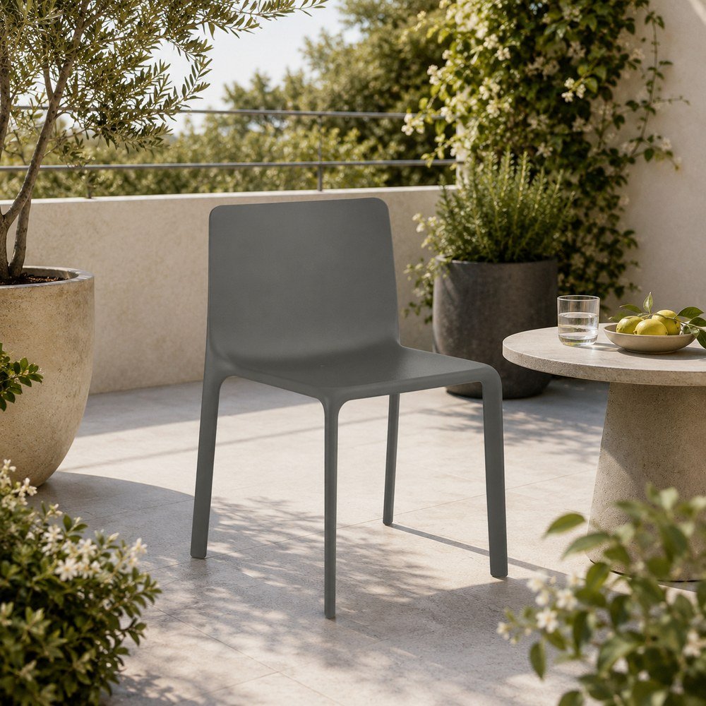 Silla moderna plástica sin brazos color gris