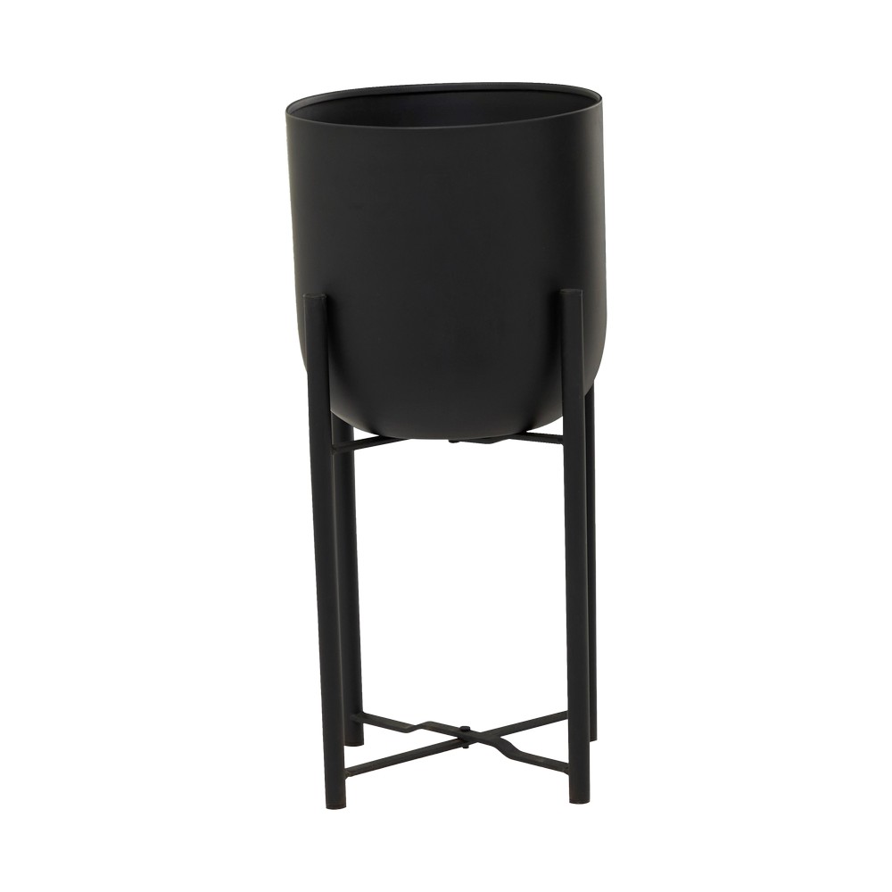 Maceta decorativa metalica con soporte alto 22 pulg negro