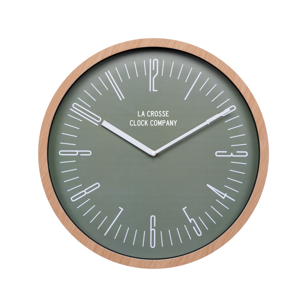Reloj de pared verde con borde de madera