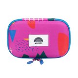 Estuche rosado con dibujos abstractos